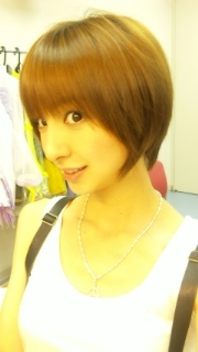 篠田麻里子のショートヘアの髪型
